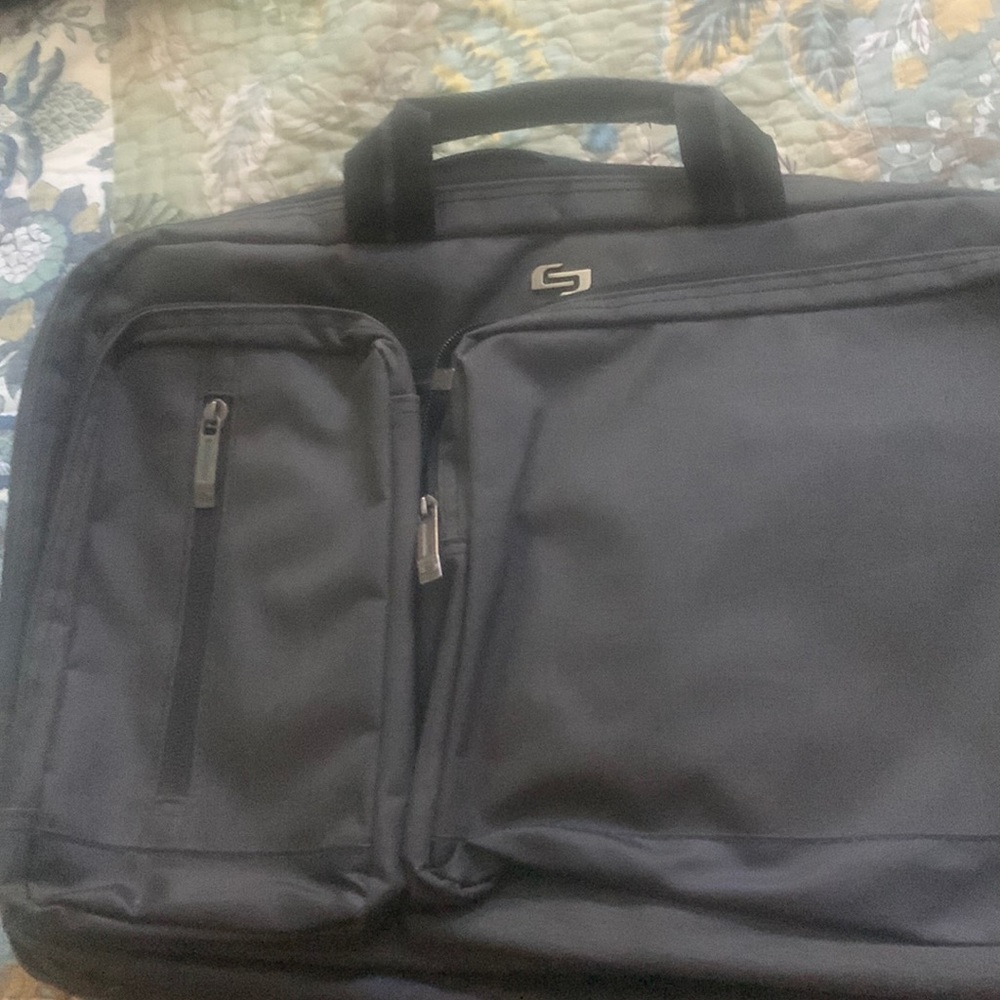 Convertible to backpack or Professional Bag